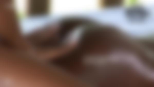 Екранна снимка №10 от филма Маврицийски тропически масаж